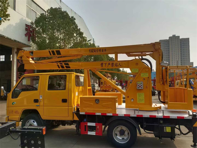 江鈴順達13米高空作業(yè)車